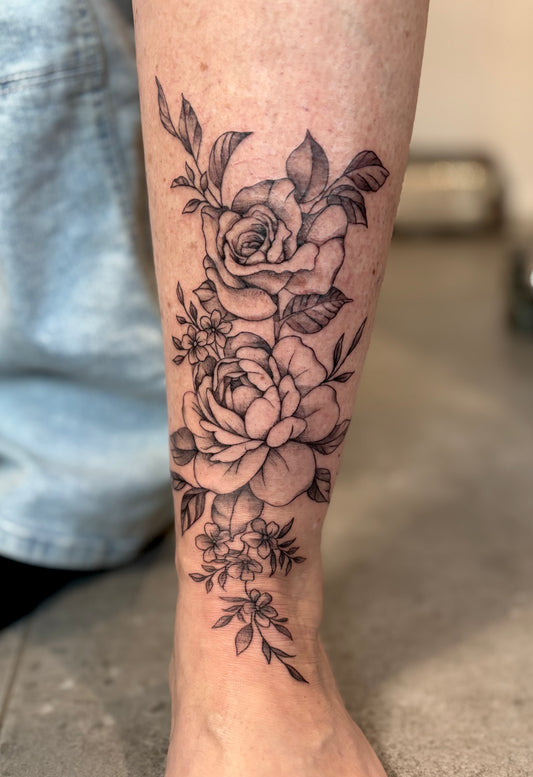 Deposit to book a tattoo session with Joanna