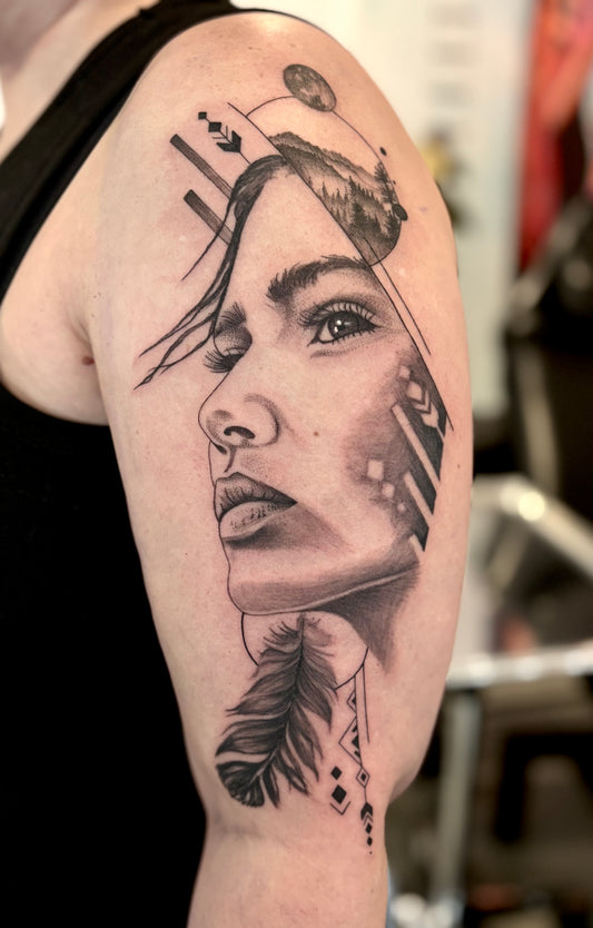 Deposit to book a tattoo session with Joanna