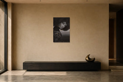 Mise en situation de l’œuvre La panthère noire, 24 × 36 po, dans un intérieur minimaliste